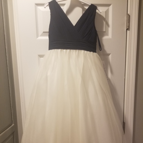 Girls formal dress - Picture 3 of 3